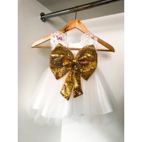 Детское нарядное платье с бантиком в золотую пайетку белое 